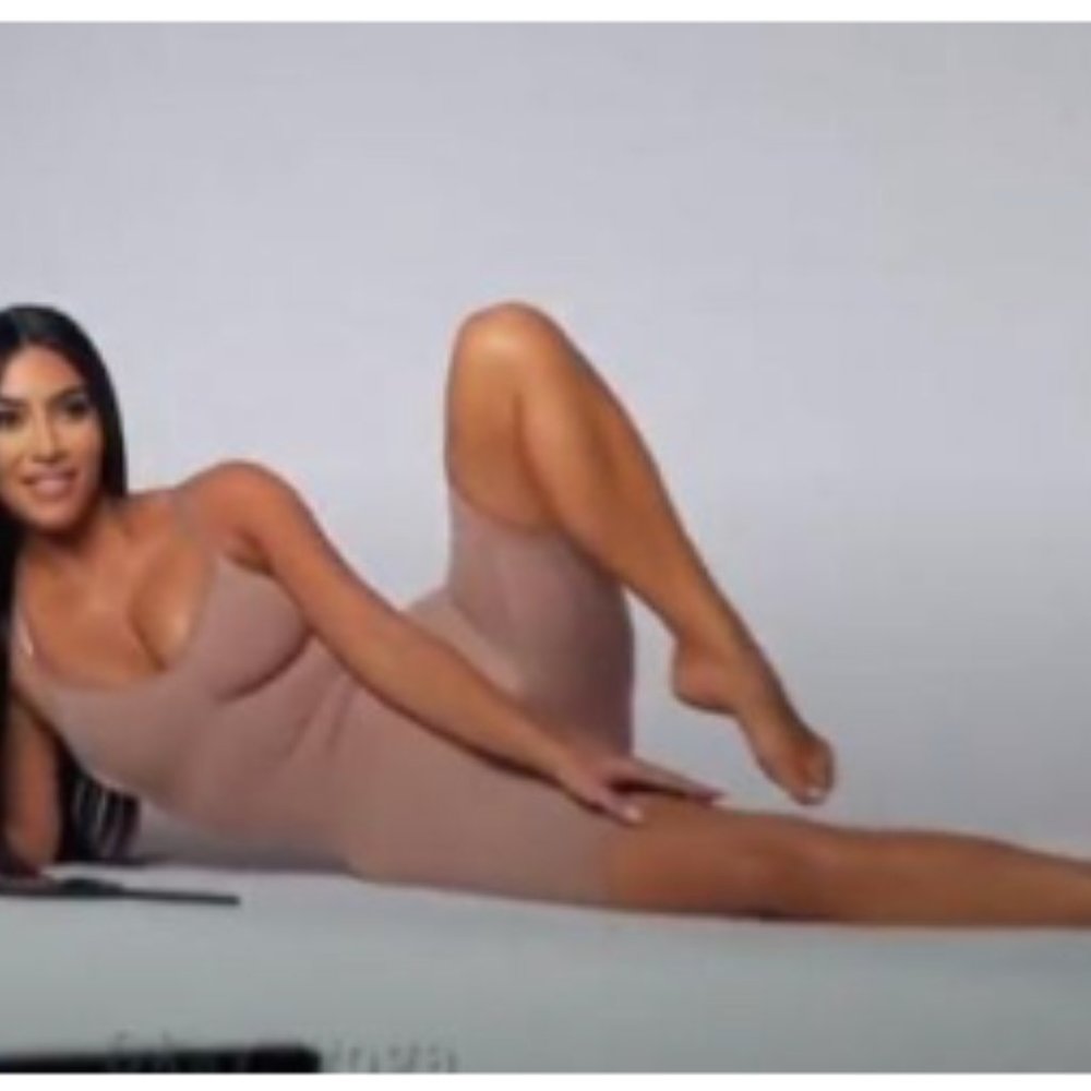 SKIMS (Umber) Sculpting Mid Thigh Bodysuit
